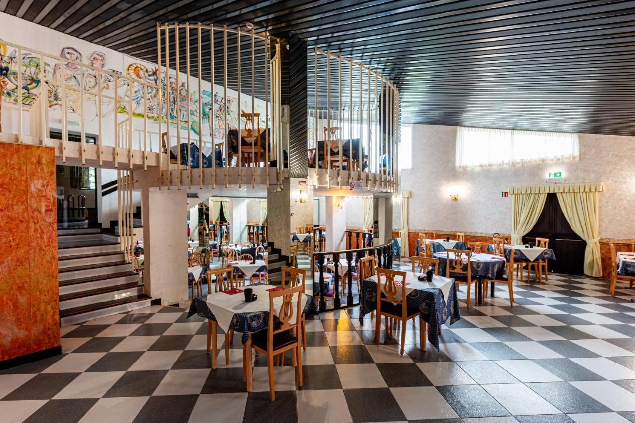 Hotel Villa Strassoldo "Ex Attianese Hotel Restaurant" Червиняно дел Фриули Екстериор снимка