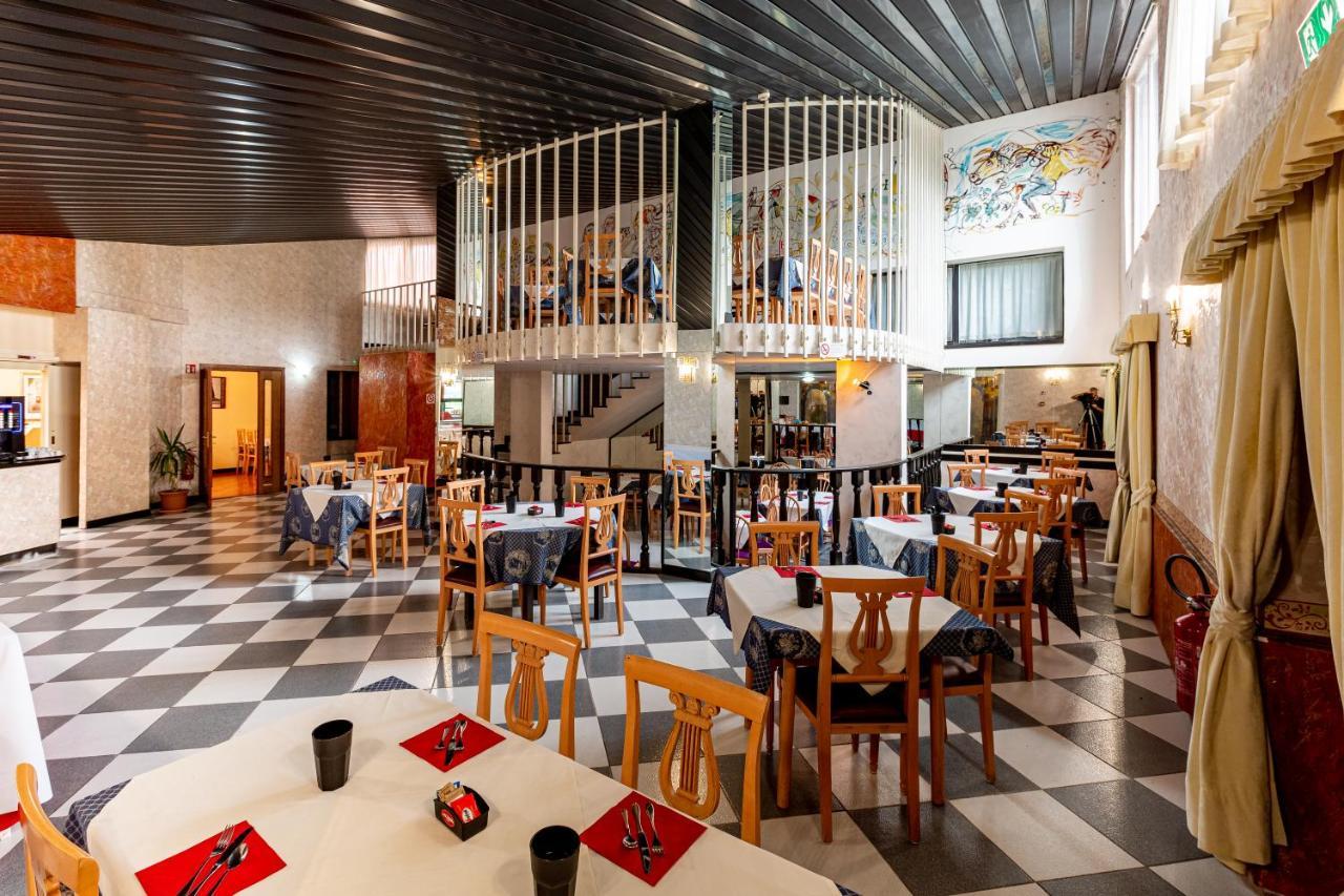 Hotel Villa Strassoldo "Ex Attianese Hotel Restaurant" Червиняно дел Фриули Екстериор снимка