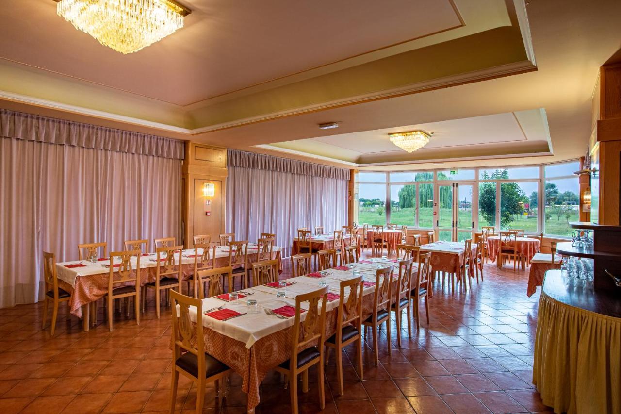 Hotel Villa Strassoldo "Ex Attianese Hotel Restaurant" Червиняно дел Фриули Екстериор снимка
