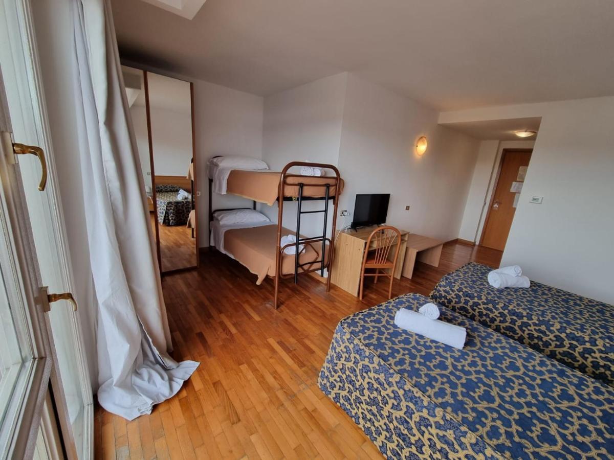 Hotel Villa Strassoldo "Ex Attianese Hotel Restaurant" Червиняно дел Фриули Екстериор снимка