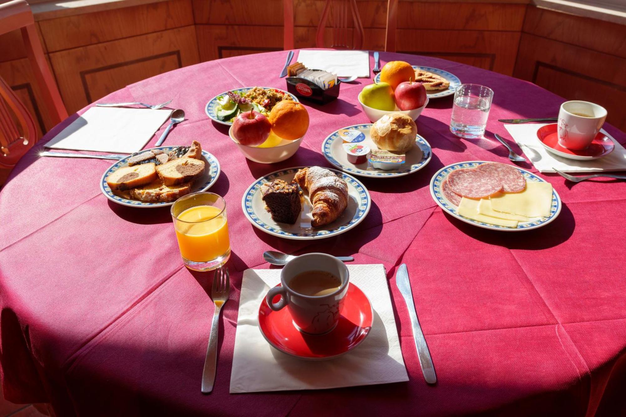 Hotel Villa Strassoldo "Ex Attianese Hotel Restaurant" Червиняно дел Фриули Екстериор снимка