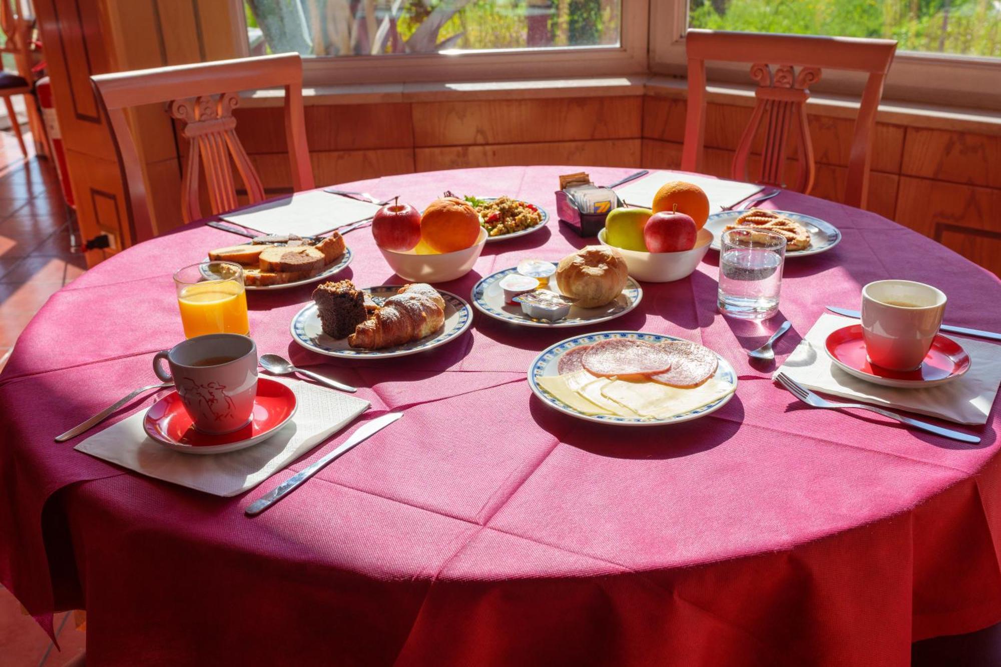 Hotel Villa Strassoldo "Ex Attianese Hotel Restaurant" Червиняно дел Фриули Екстериор снимка