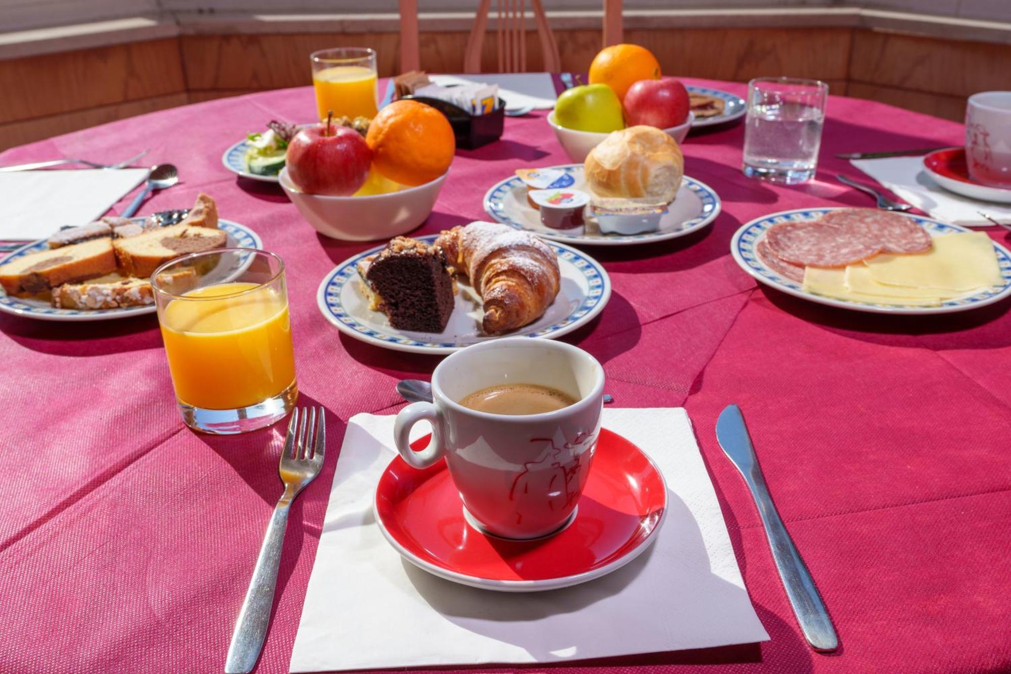 Hotel Villa Strassoldo "Ex Attianese Hotel Restaurant" Червиняно дел Фриули Екстериор снимка