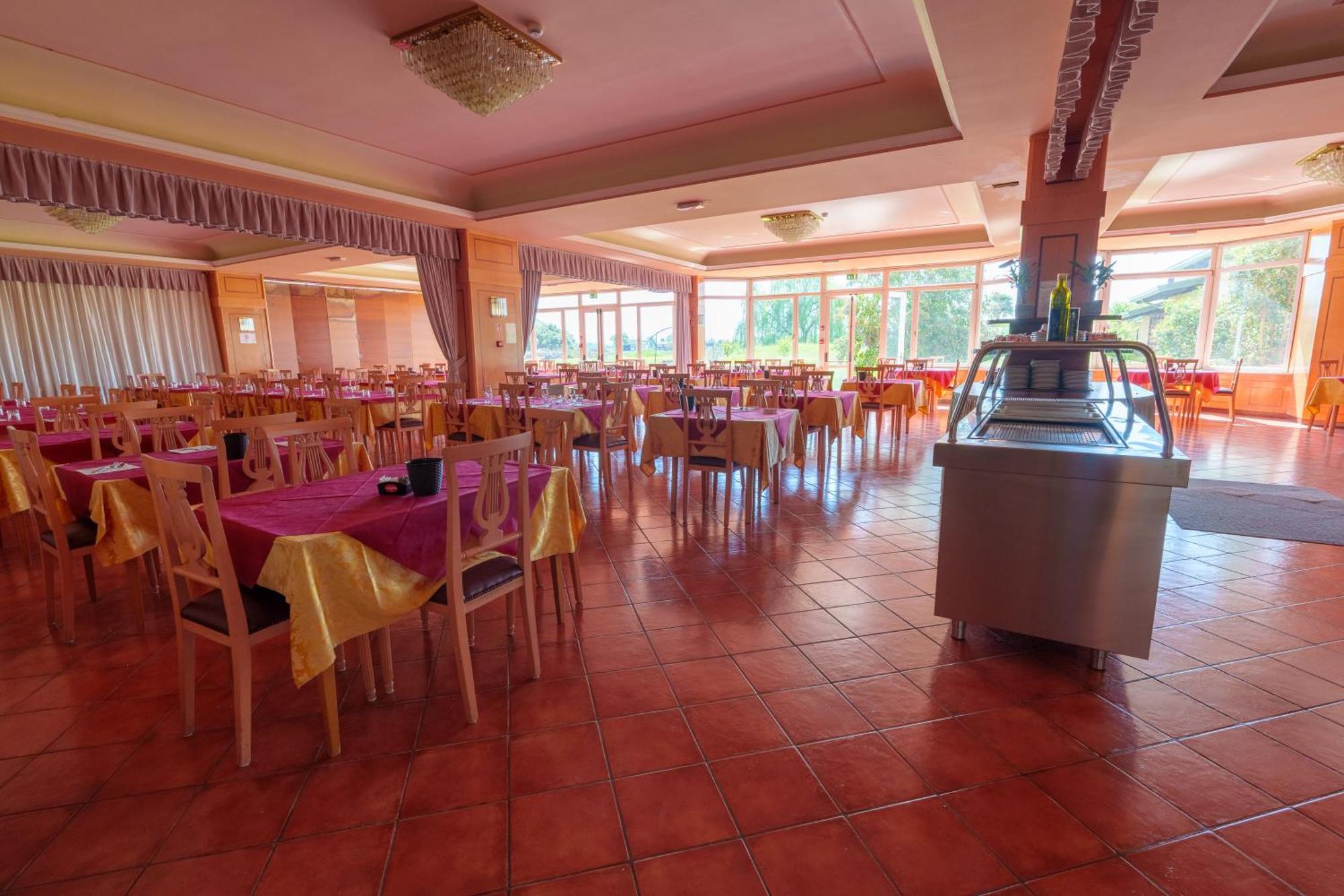 Hotel Villa Strassoldo "Ex Attianese Hotel Restaurant" Червиняно дел Фриули Екстериор снимка